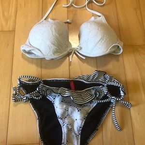 Victoria secrete bottoms 👙